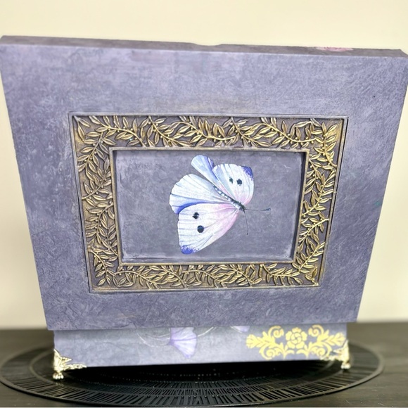 Violet Painted Vintage Jewelry Box - Picture 5 of 14